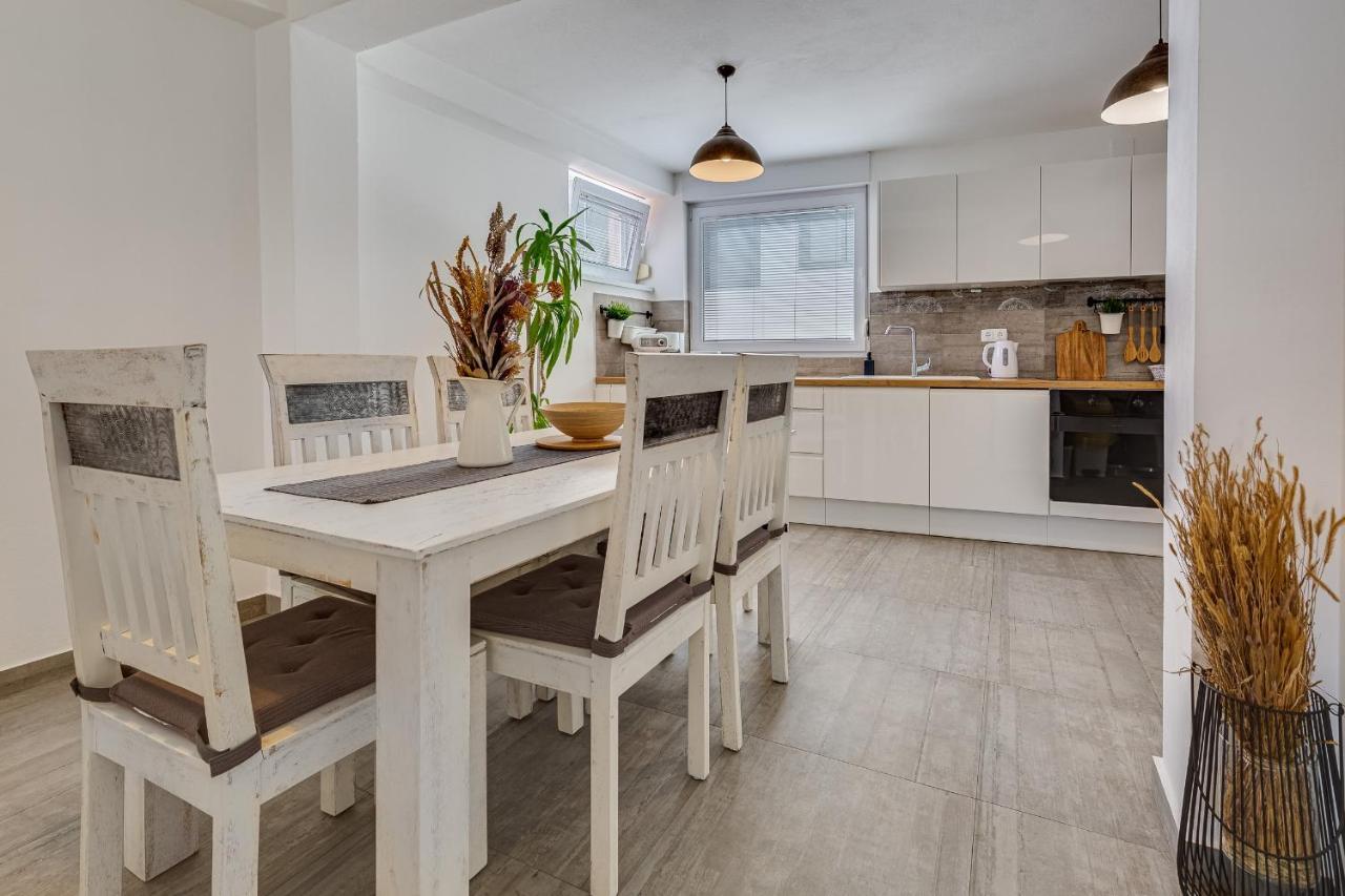 Apartments Juraj Петрчане Экстерьер фото