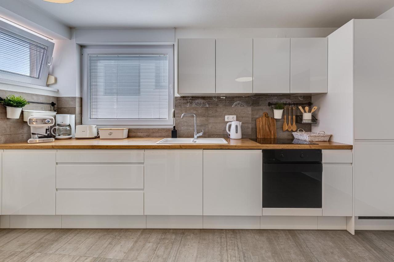 Apartments Juraj Петрчане Экстерьер фото