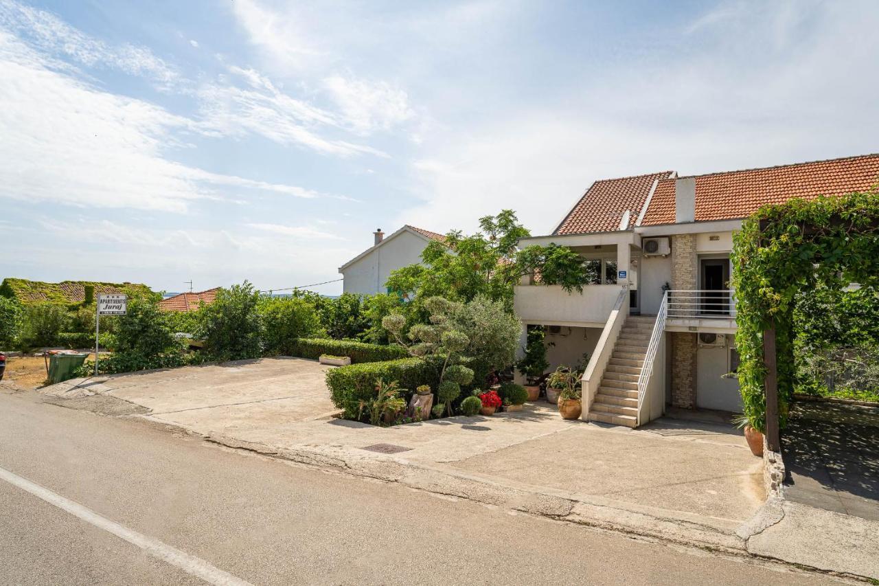 Apartments Juraj Петрчане Экстерьер фото